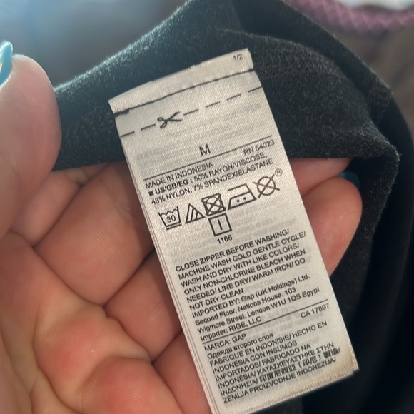 GAP sculpt ponte leggings, gray and black size medium. - Picture 10 of 10